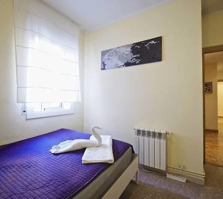 Motorsport Barcelona Hostel Exterior photo