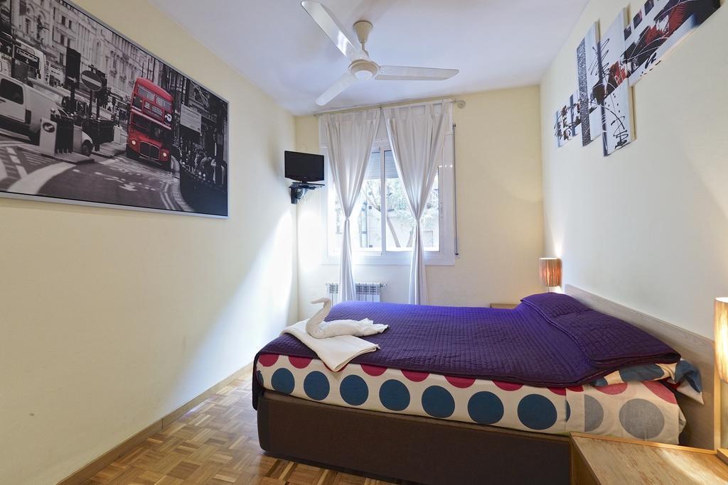 Motorsport Barcelona Hostel Exterior photo